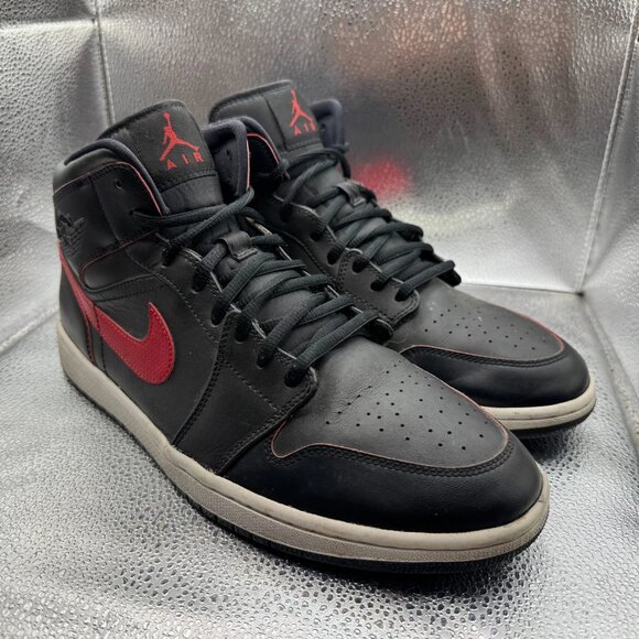 Size 11 Nike Air Jordan 1 Retro Mid Black Red Bred Mens Sneaker Shoes 554724-009